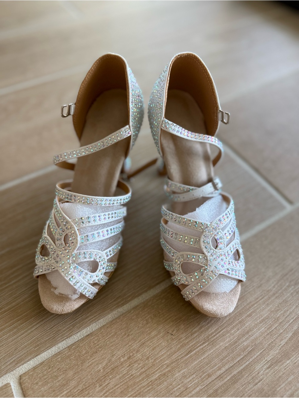 Dance shoes 318